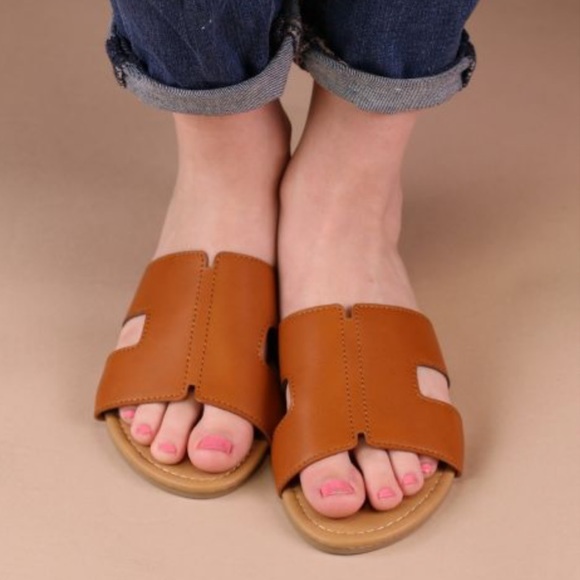 5⭐️MILEY SUMMER COGNAC FLATS- Shoe - Picture 3 of 3